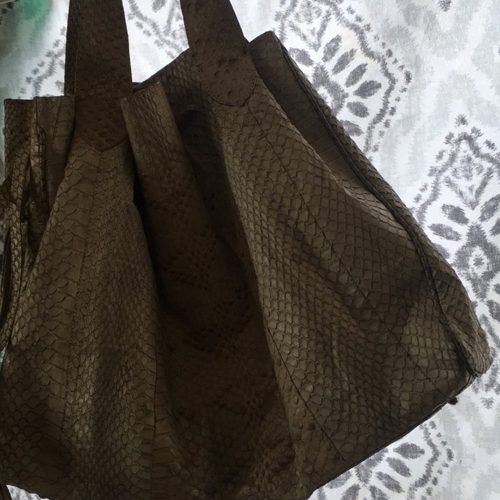 Snake 🐍 leather handbag
